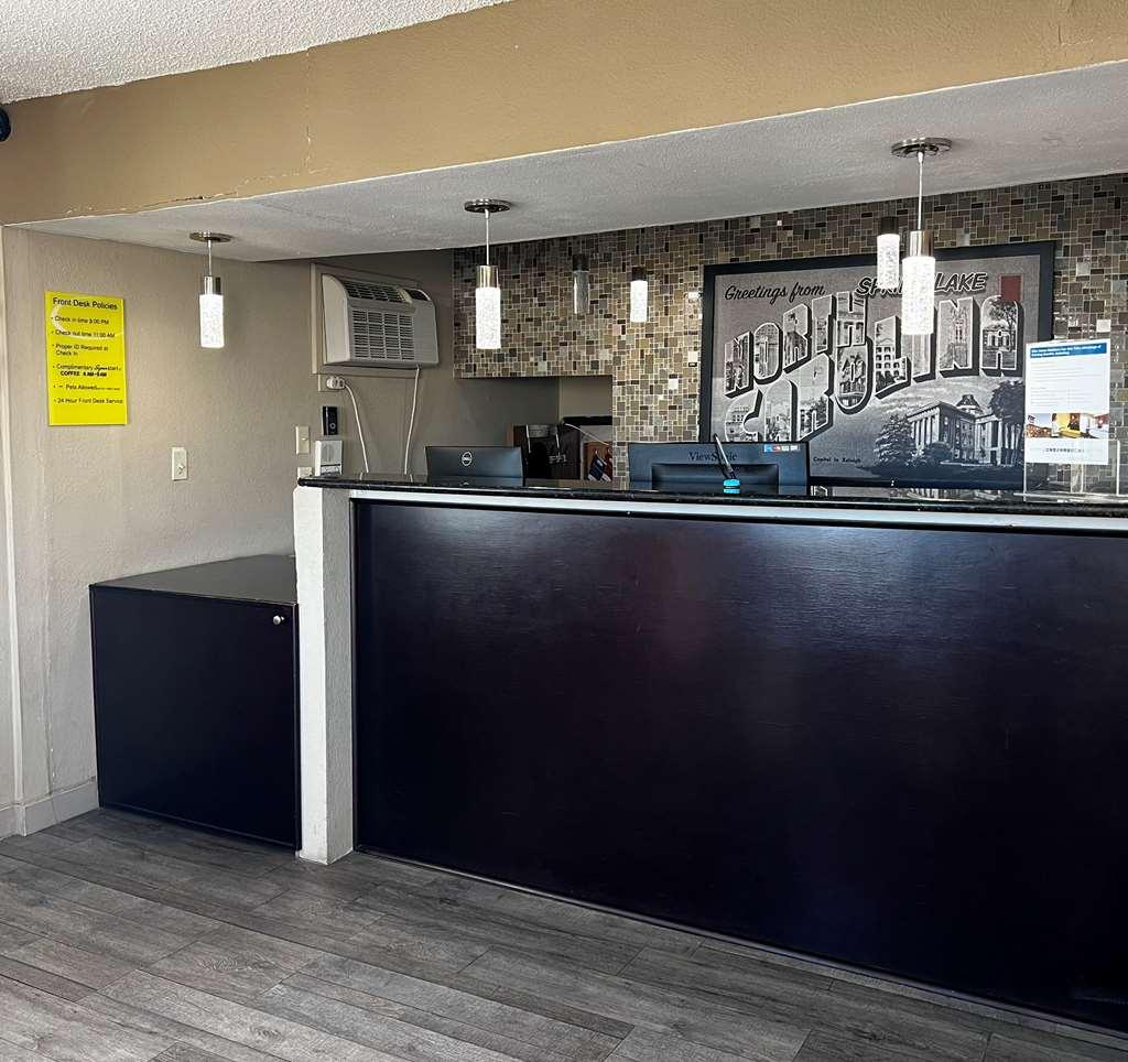 Econo Lodge Spring Lake Interior photo