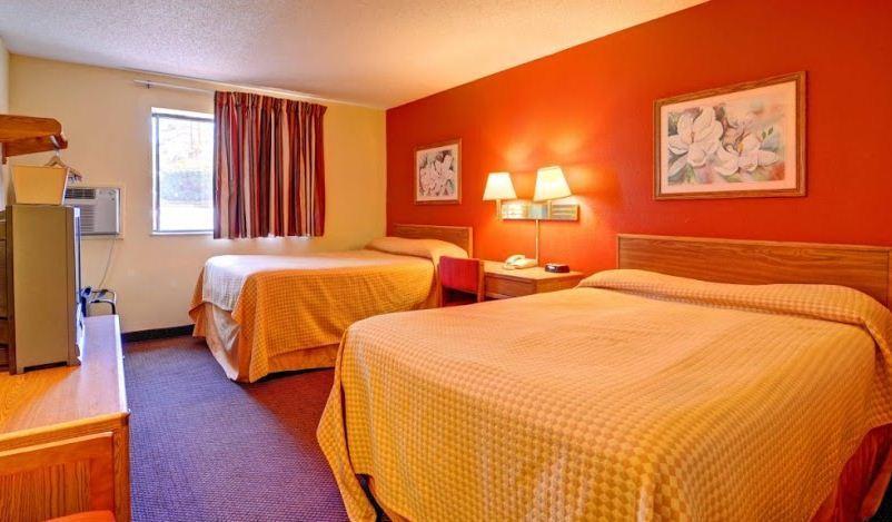 Econo Lodge Spring Lake Room photo